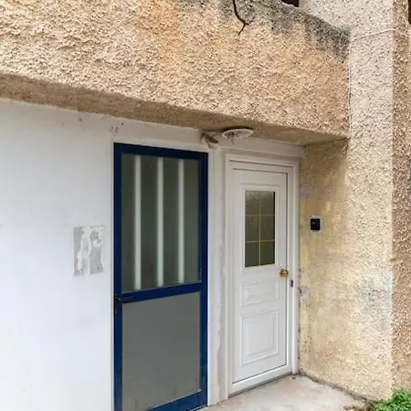 Διαμέρισμα At Ano Glifada. *