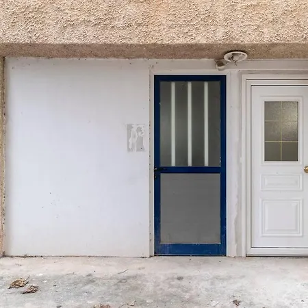 Διαμέρισμα At Ano Glifada. *